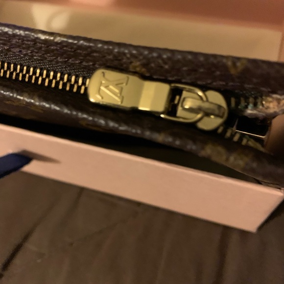 **SOLD** Louis Vuitton Monogram Toiletry Pouch - Picture 12 of 12